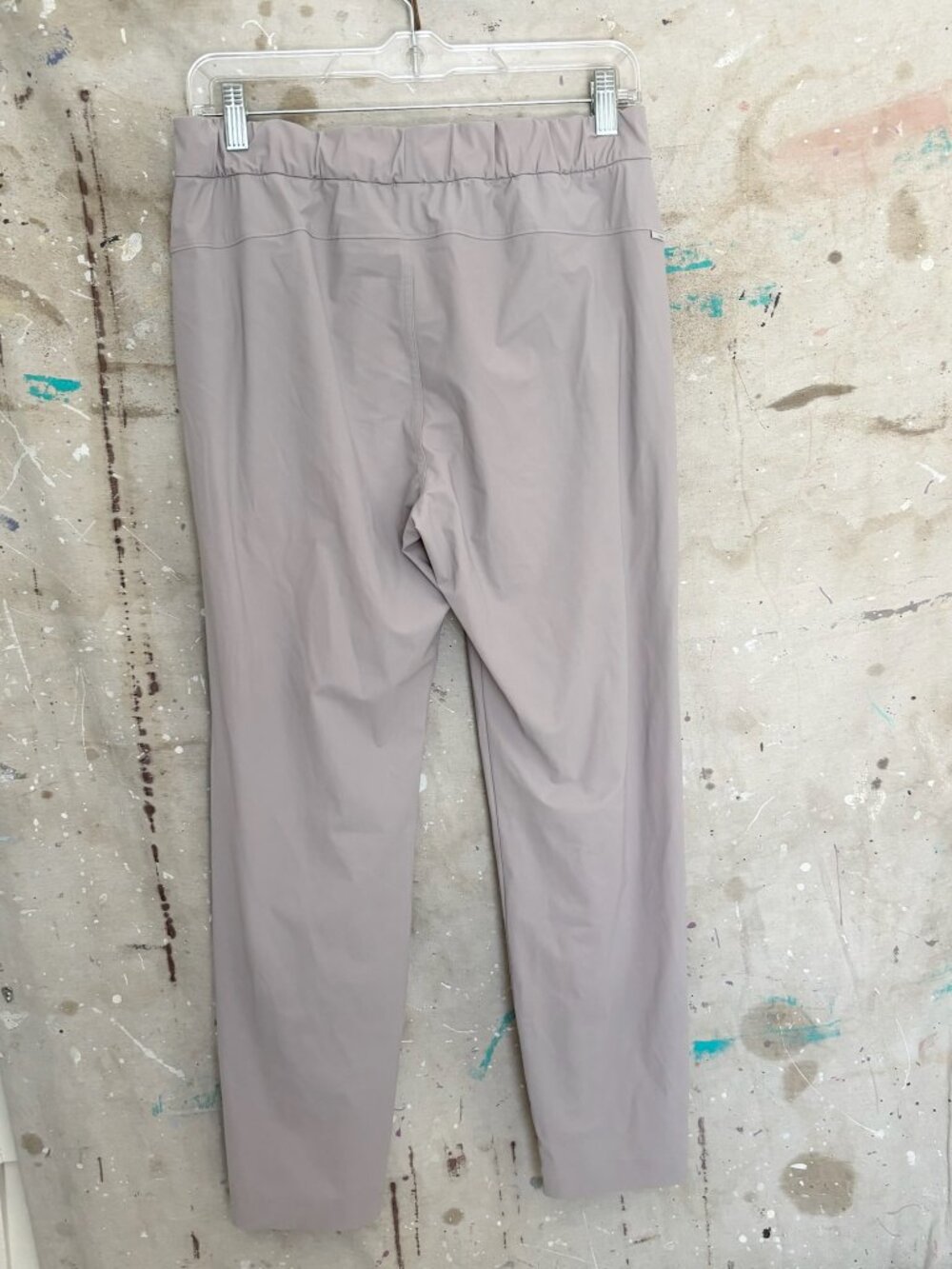 Vuori Miles Ankle Pant in Clay - Picture 3 of 4